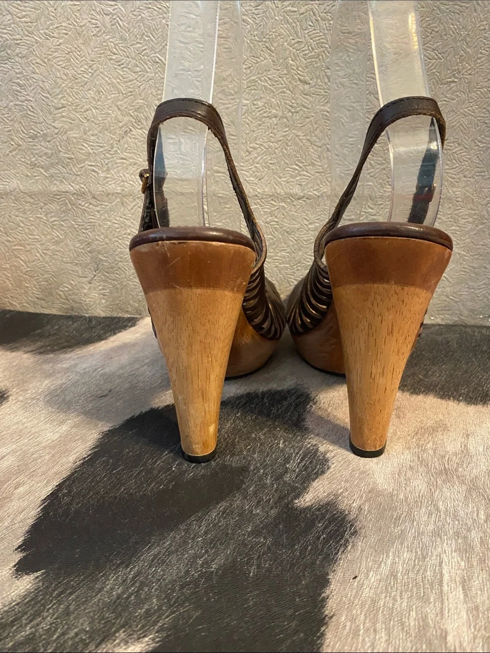 Michael Michael Kors 6 M Peep-Toe Sandals